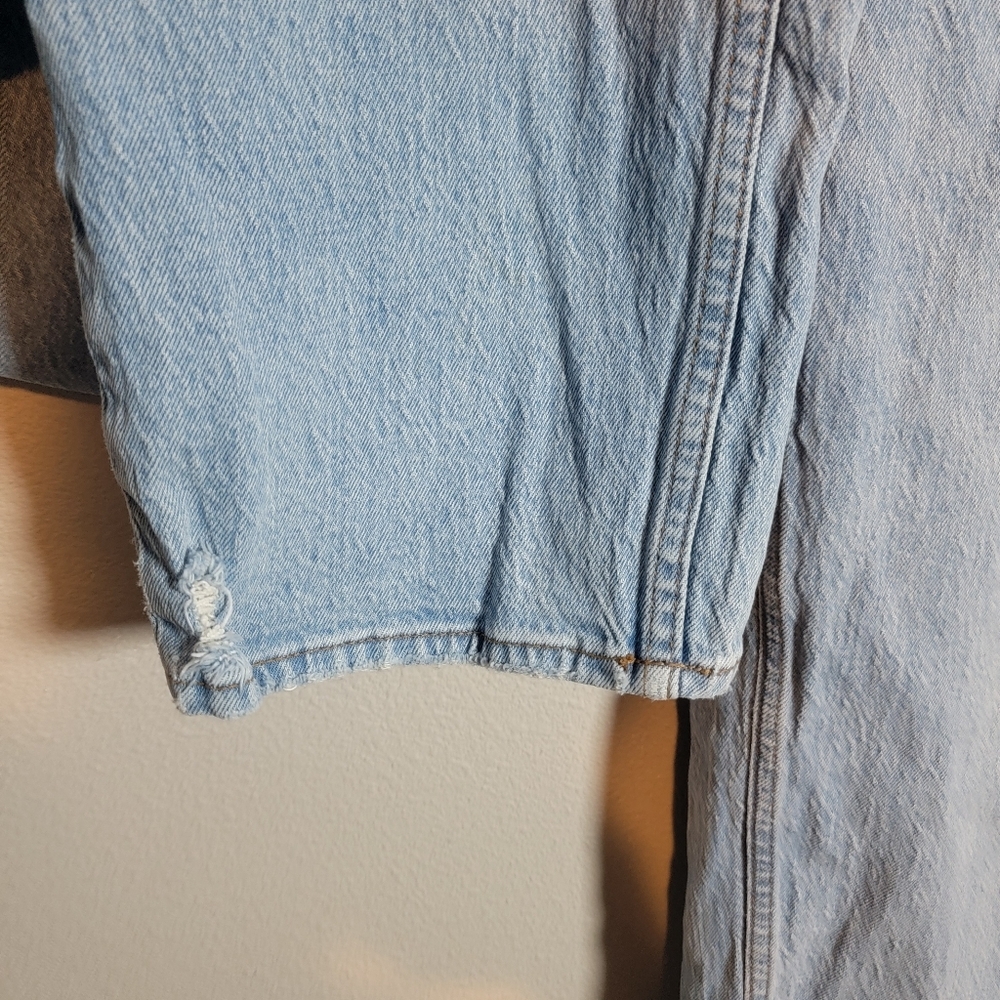 Abercrombie & Fitch The 90s Straight Mid Rise Jean Light Wash Denim Size 12/31 - Picture 6 of 6